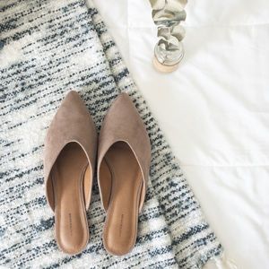 ❌SOLD❌ NWOT 14 & Union Flats brown Suede